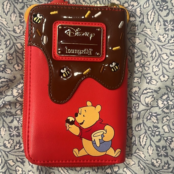 NWOT-Loungefly Winnie the Pooh wallet with ice cream cone - Picture 2 of 7